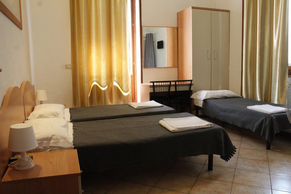 Hotel Alba Milán Habitación foto