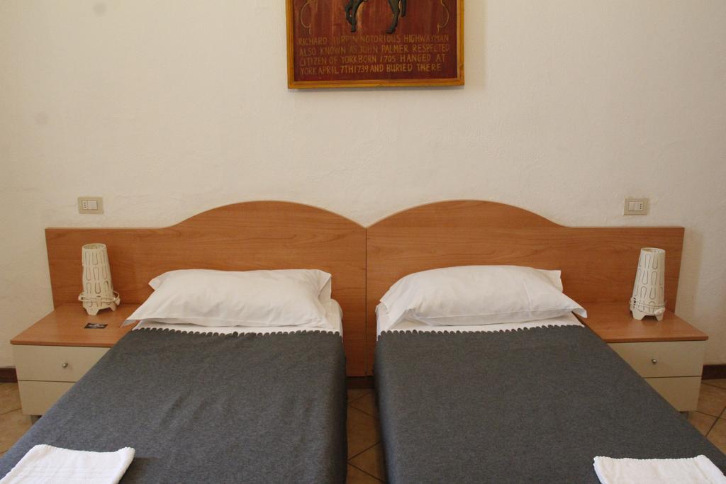 Hotel Alba Milán Habitación foto